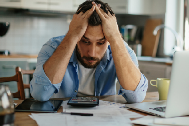 Bruno Garcia Redondo explica como desenvolver inteligência emocional pode ser o primeiro passo para sair do vermelho e planejar melhor suas finanças.