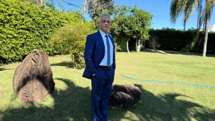 Empresas precisam se preparar para as novas exigências fiscais no IBS e CBS, alerta Leonardo Manzan.