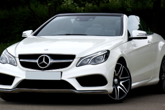 Teciomar Ábila explora como a internet das coisas está transformando a forma de dirigir com os carros conectados.