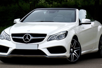 Teciomar Ábila explora como a internet das coisas está transformando a forma de dirigir com os carros conectados.