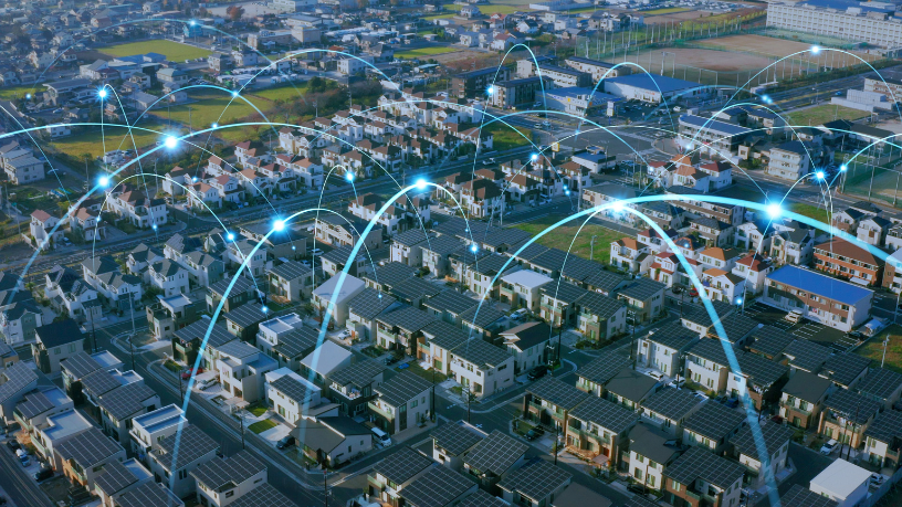 Matheus Vinicius Voigt analisa como cidades inteligentes integram energia renovável à infraestrutura urbana.